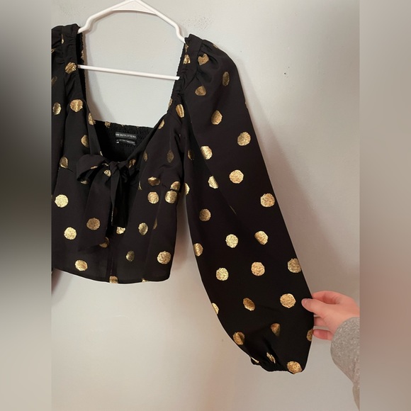 Urban Outfitters Black Gold Polka Dot Cropped Blouse Large - Picture 5 of 5